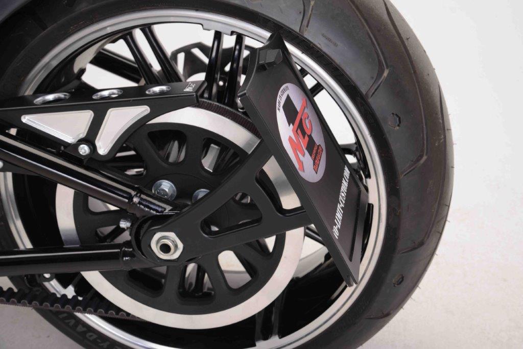 ST-40903     3D-Aluminium Riemenschutz für alle Softail 2018 milwaukee eight / schwarz contrast-cut