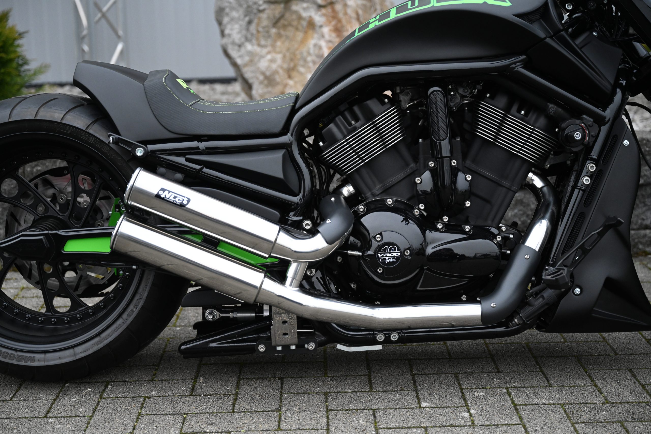 VR-5101-2   Auspuffanlage V-Rod "High Exit" Edelstahl poliert