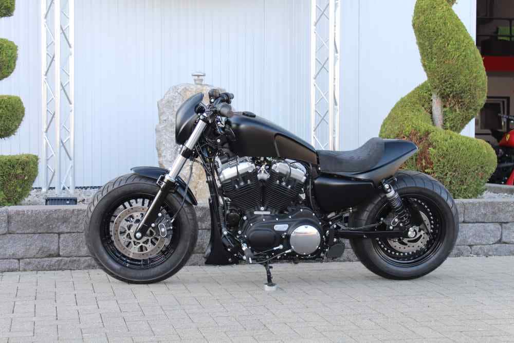 48 Black – Sportster