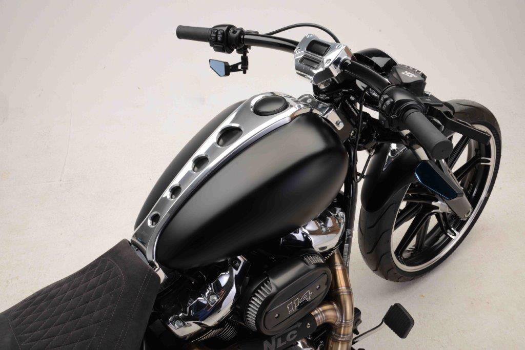 ST-40832       3D-Aluminium Dash für Breakout 2018 milwaukee eight / poliert