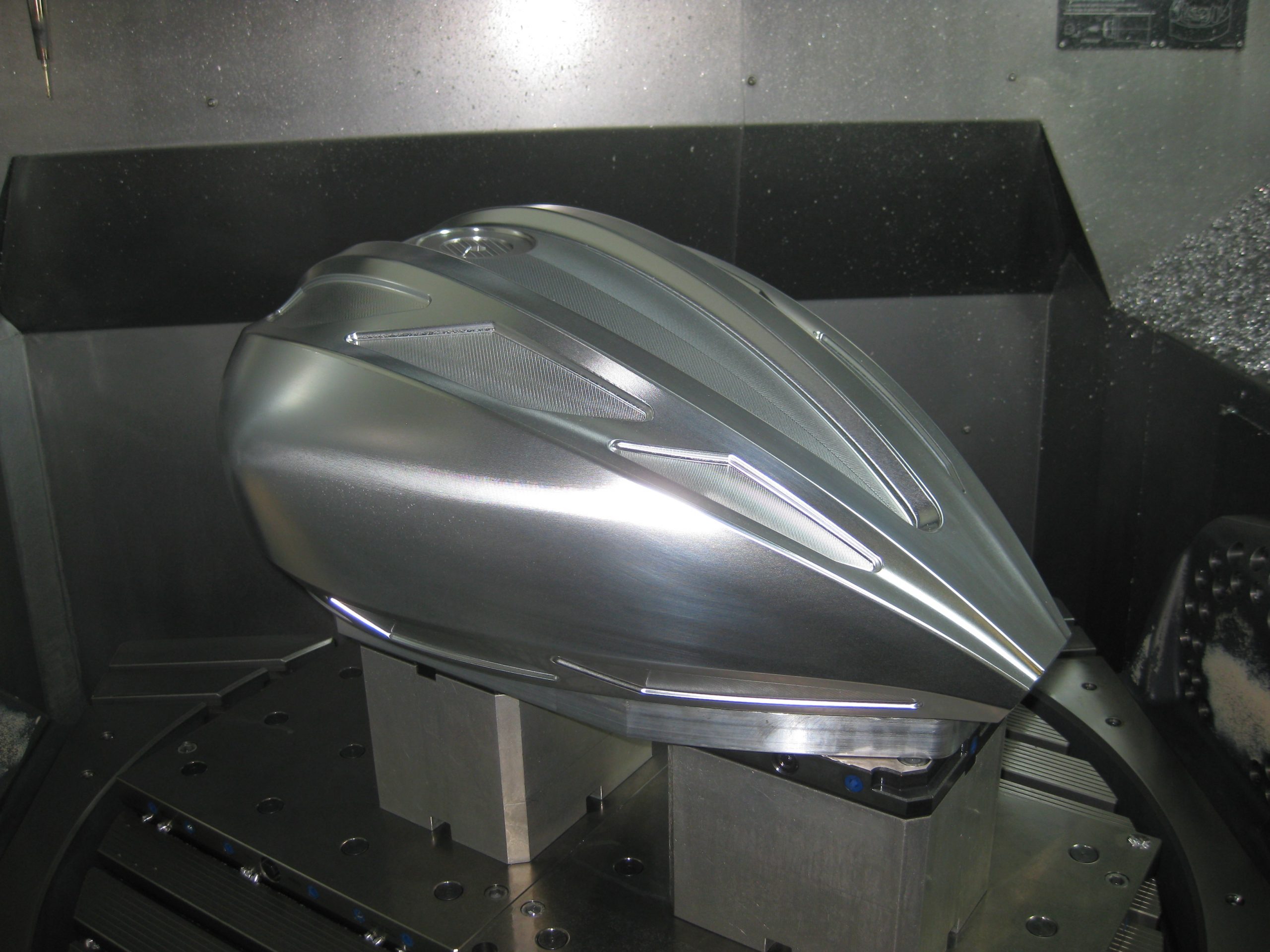 ST-AL4071     NLC - Aluminium Benzintank  für Milwaukee 8