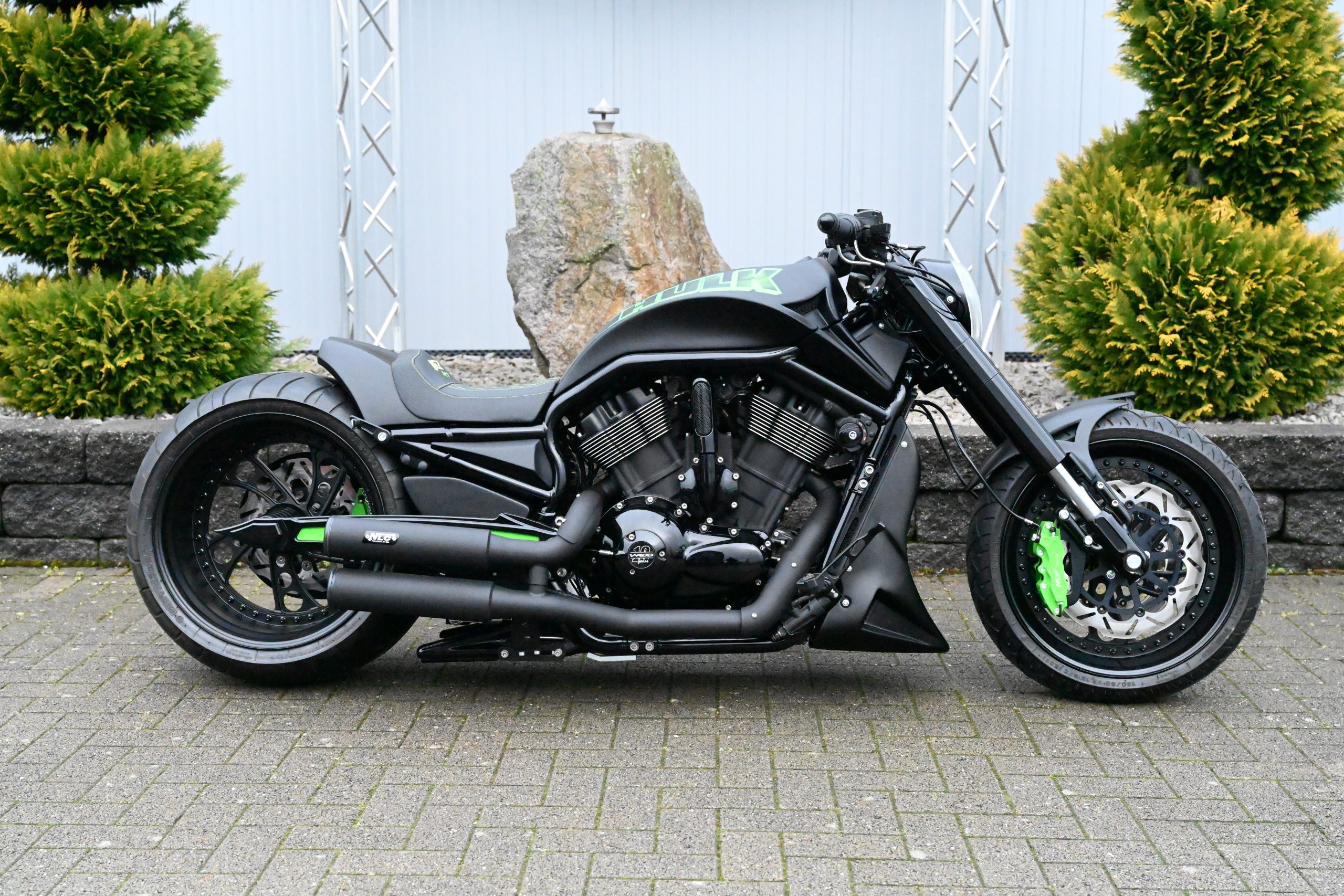VR-5102-3   Auspuffanlage V-Rod "Low Exit" Edelstahl Schwarz Matt