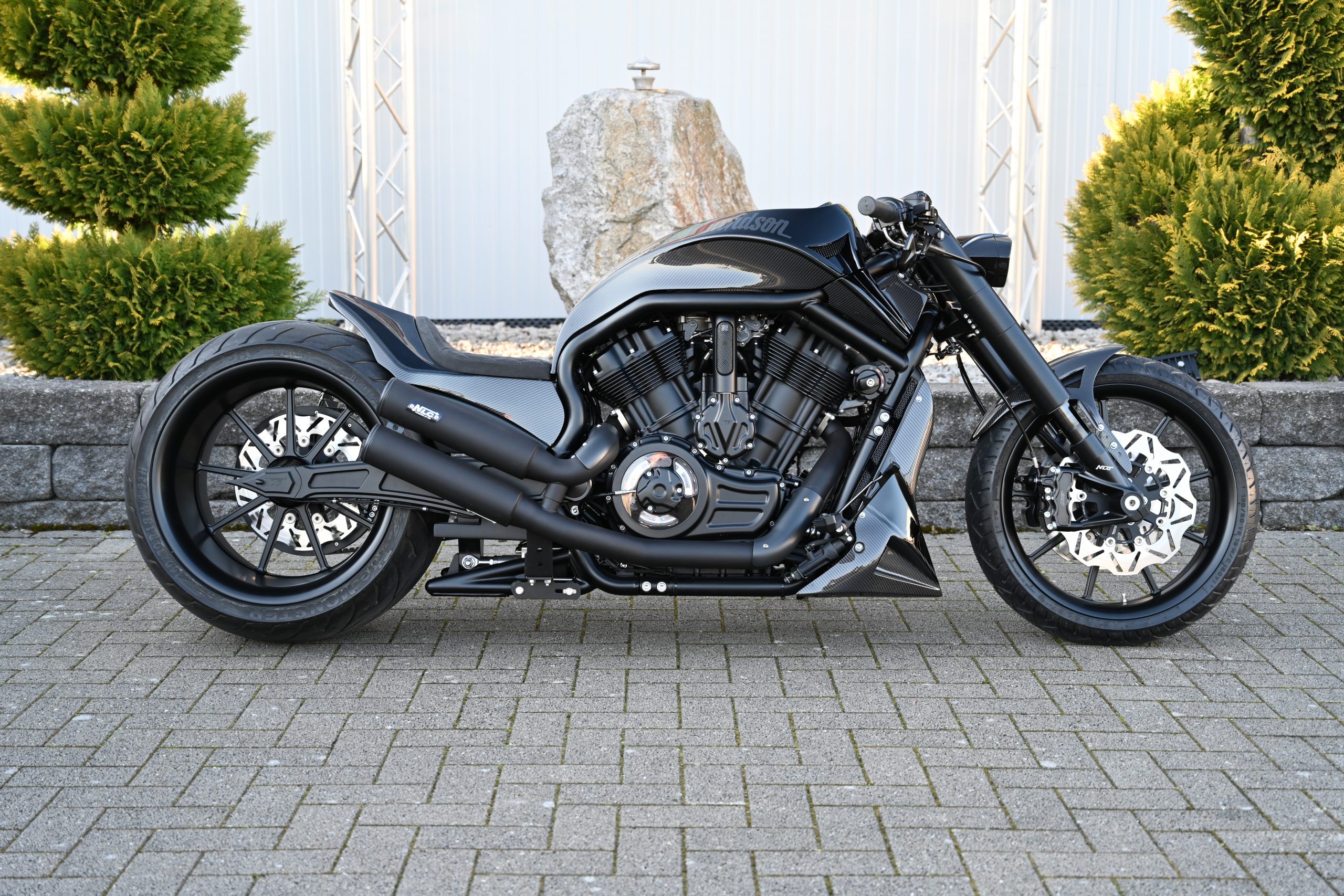 VR-5101-3    Auspuffanlage V-Rod "High Exit" Edelstahl Schwarz Matt