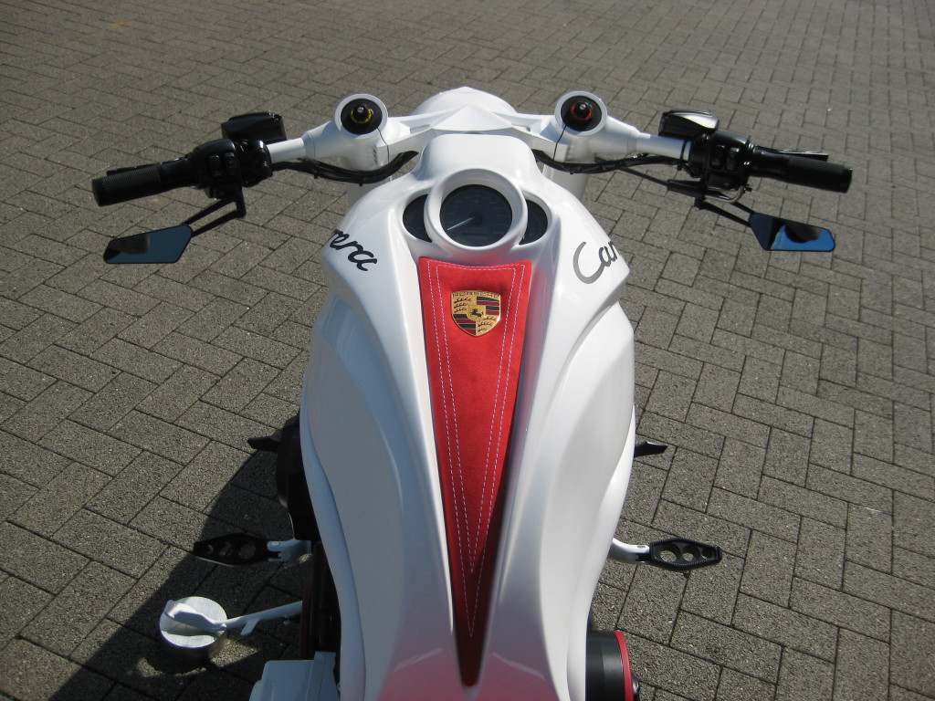 ADAMS CARRERA – V-ROD