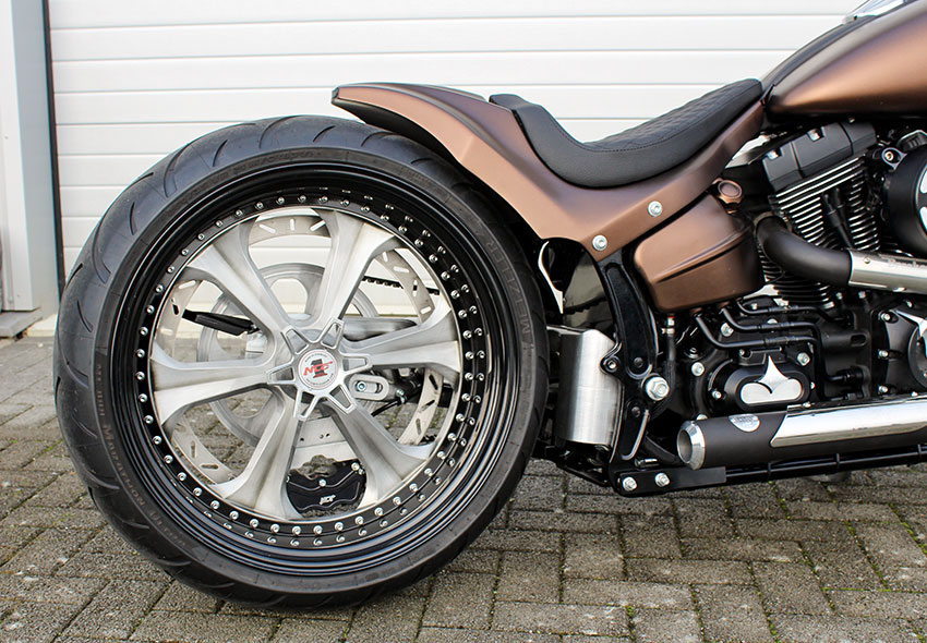 ST-40530    NLC - Heckfender Softail Breakout 21 Zoll Bj. 2013-2017