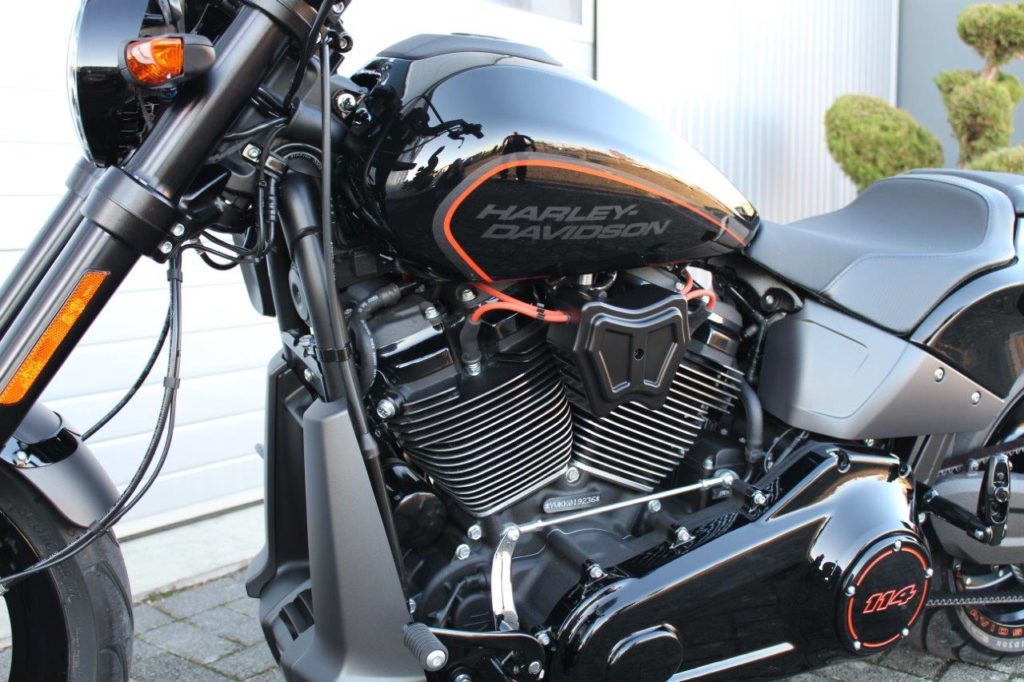 ST-41002     3D Zündspulenabdeckung Softail alle 2018 milwaukee eight / poliert