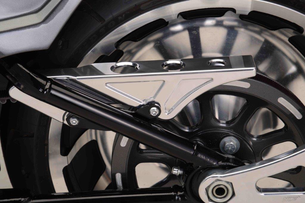 ST-40903     3D-Aluminium Riemenschutz für alle Softail 2018 milwaukee eight / schwarz contrast-cut