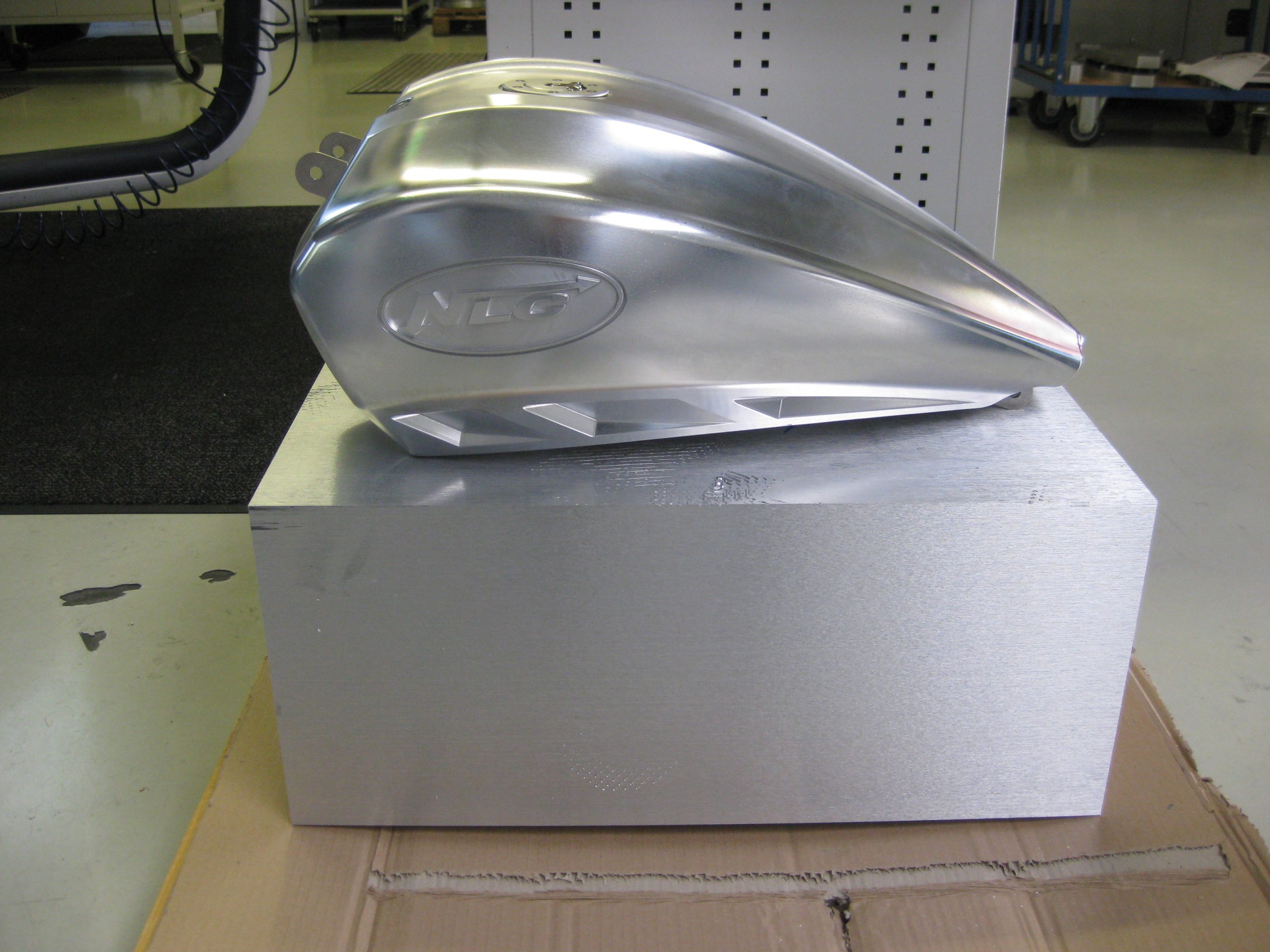 ST-AL4070    NLC - Aluminium Benzintank  für Milwaukee 8