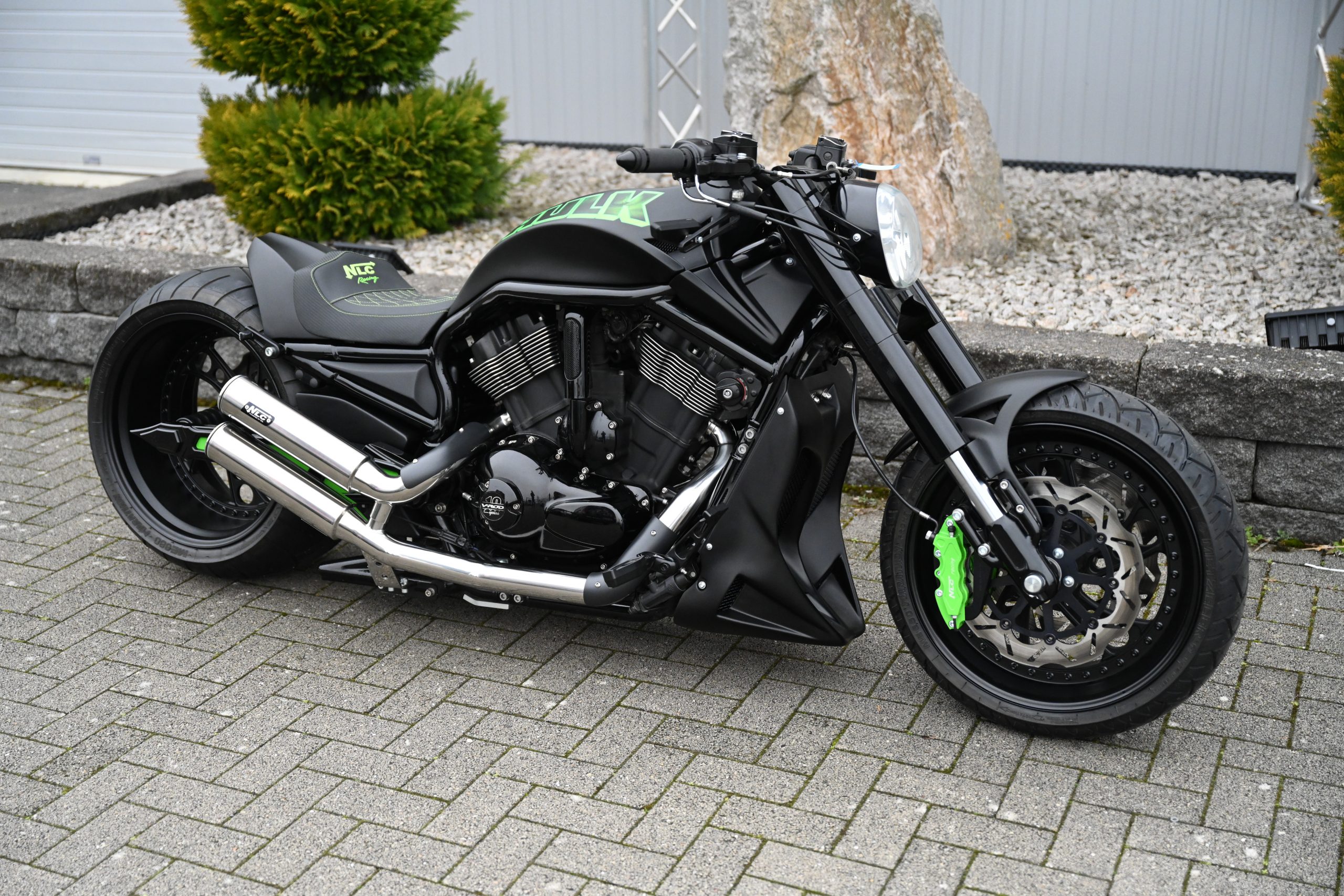 VR-5101-2   Auspuffanlage V-Rod "High Exit" Edelstahl poliert