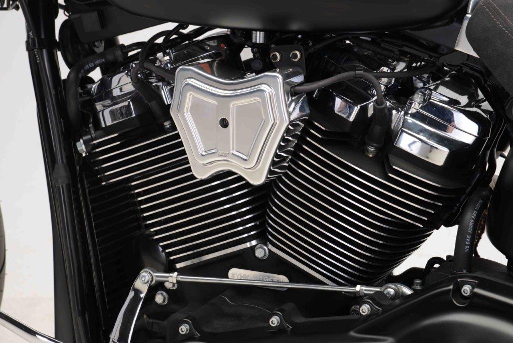 ST-40903     3D-Aluminium Riemenschutz für alle Softail 2018 milwaukee eight / schwarz contrast-cut