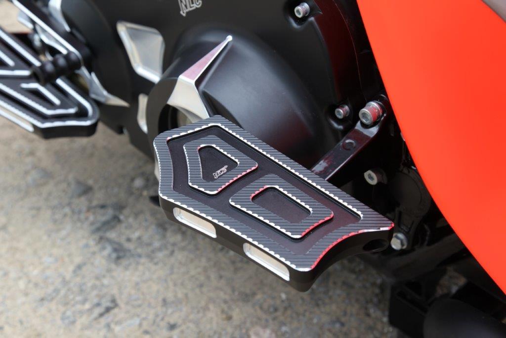 T-5140      NLC Sozius Touring Roadking Trittbretter - Design "Cut" Bj. 2009-2017