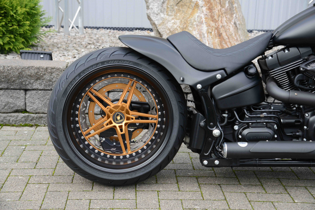 BREAKOUT – JOHN PLAYER