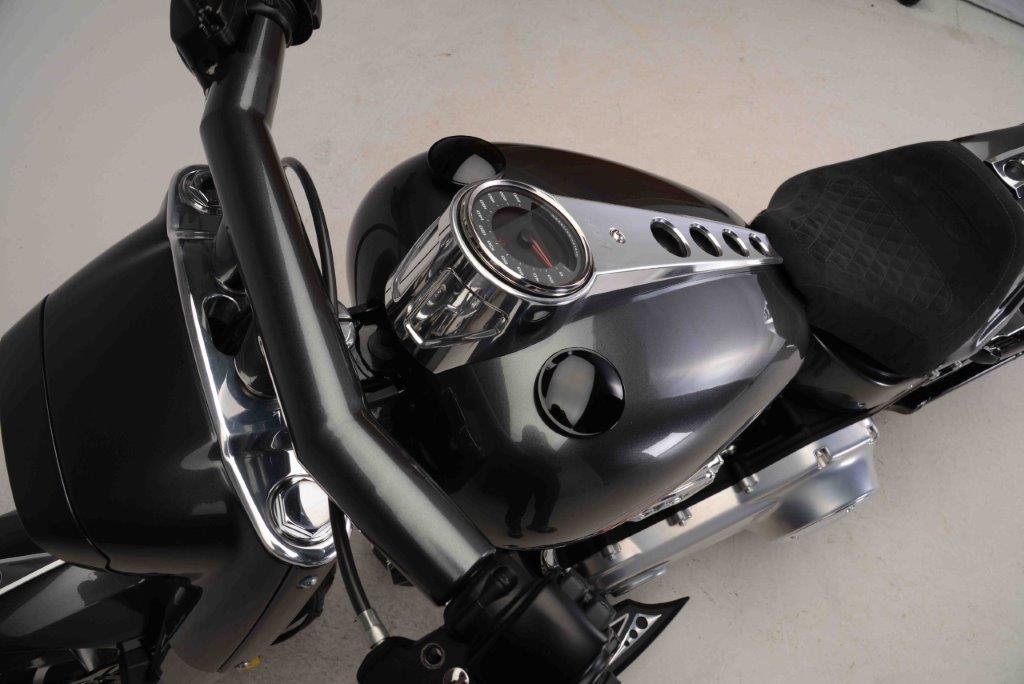 ST-40822       3D-Aluminium Dash für Fatboy 2018 milwaukee eight / poliert
