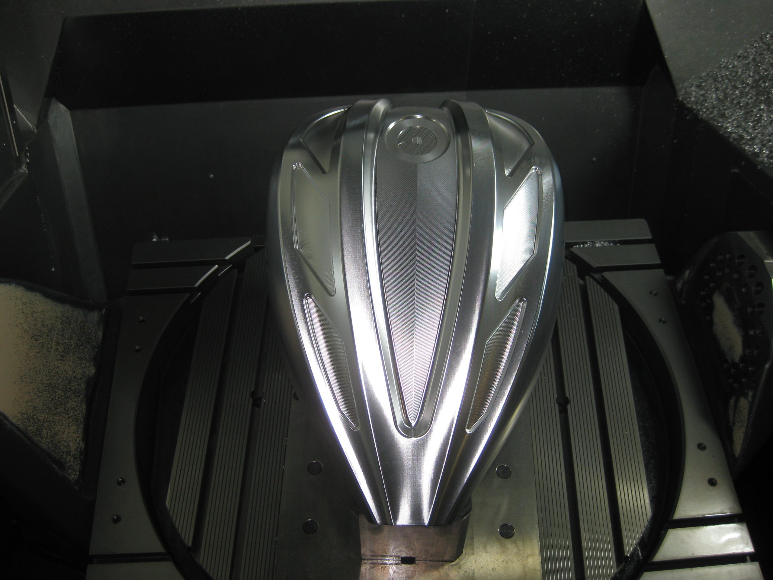 ST-AL4071     NLC - Aluminium Benzintank  für Milwaukee 8