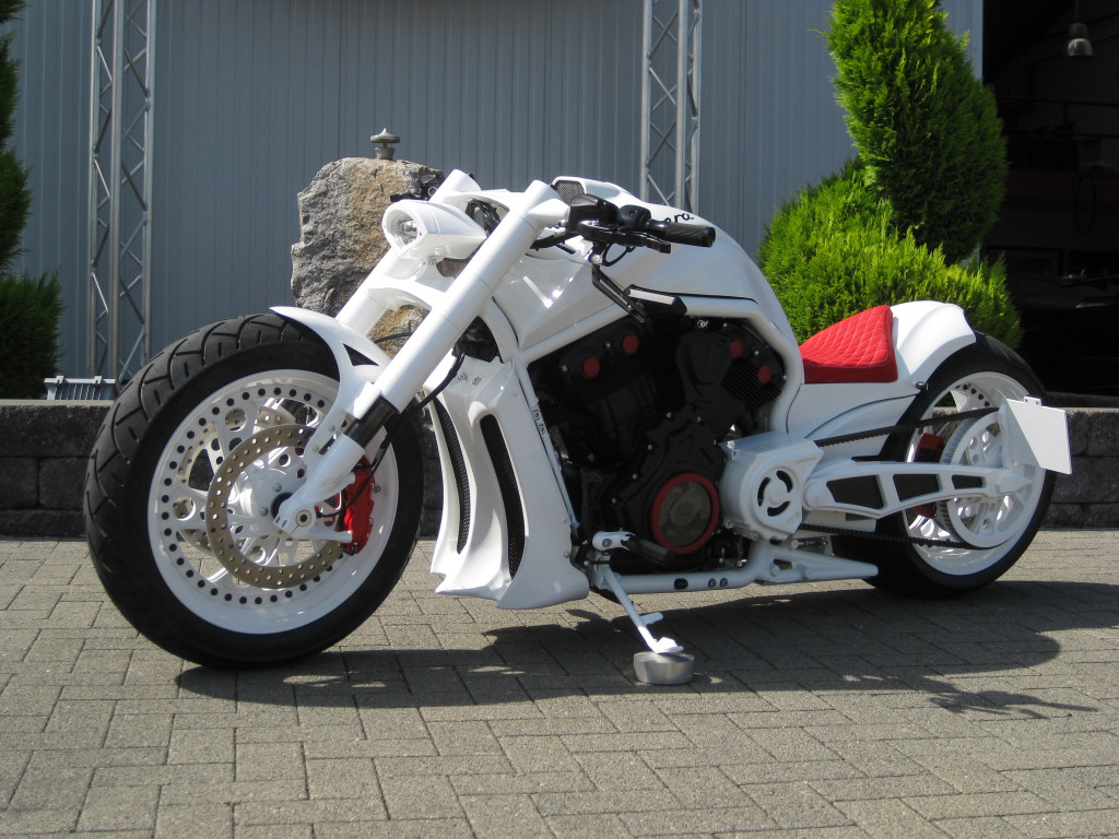 ADAMS CARRERA – V-ROD