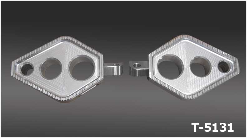 T-5131    NLC Streetglide Soziusrasten Design "Hole"