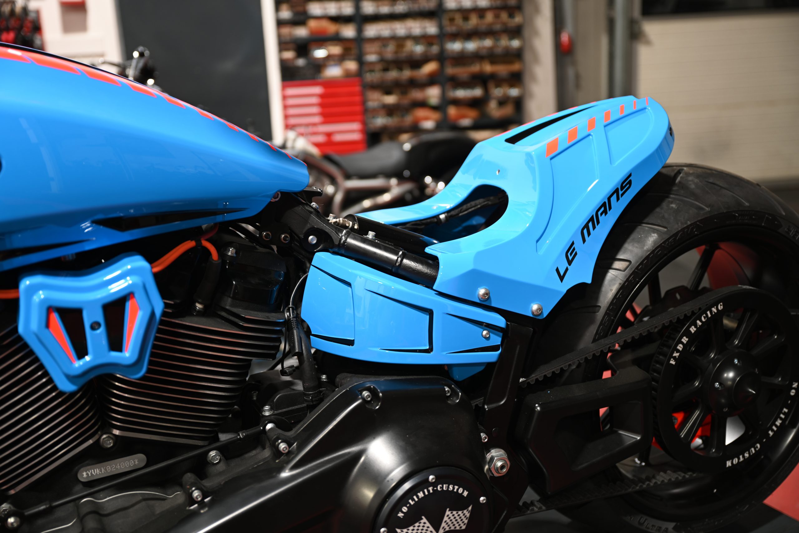 ST-401       Seitenteile für Milwaukee 8 / Street-Bob oder Custom Umbauten mit Airride