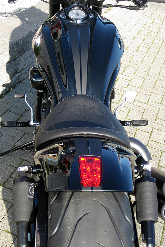 VR-40590    Heckfender V-Rod GFK ab Bj. 2007 Reifenbreite 240 - 260