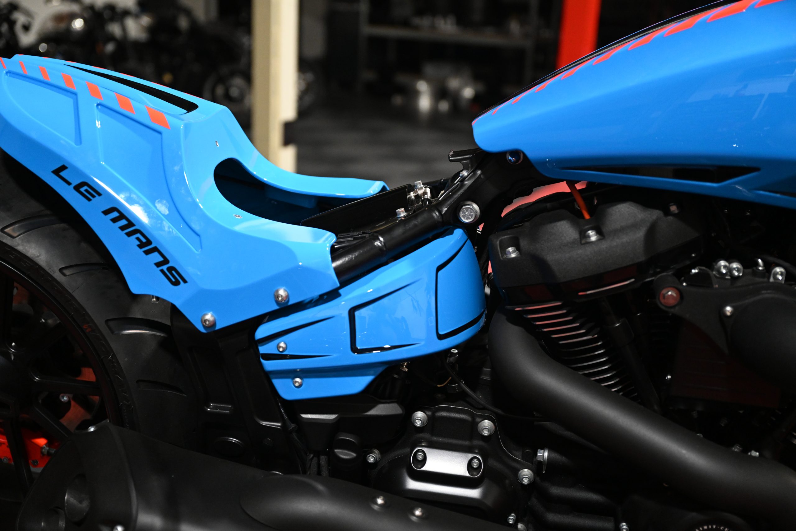ST-401       Seitenteile für Milwaukee 8 / Street-Bob oder Custom Umbauten mit Airride