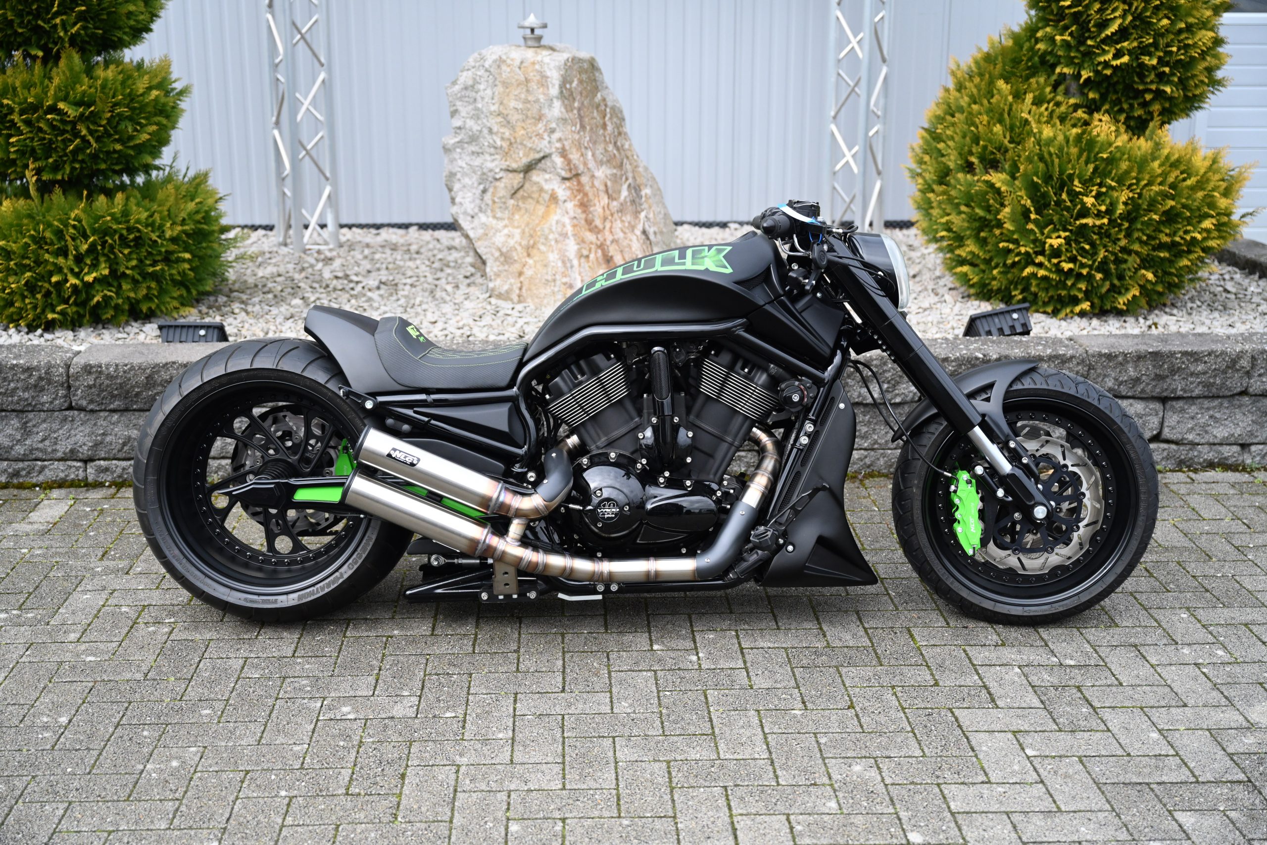 VR-5101-1    Auspuffanlage V-Rod "High Exit" Edelstahl Outline