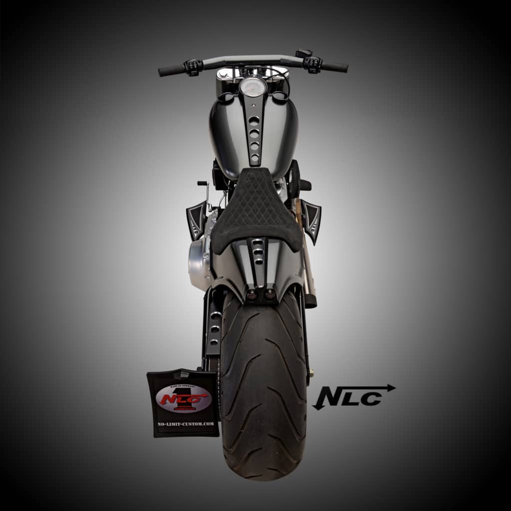 ST-40823      3D-Aluminium Dash für Fatboy 2018 milwaukee eight / schwarz contrast-cut