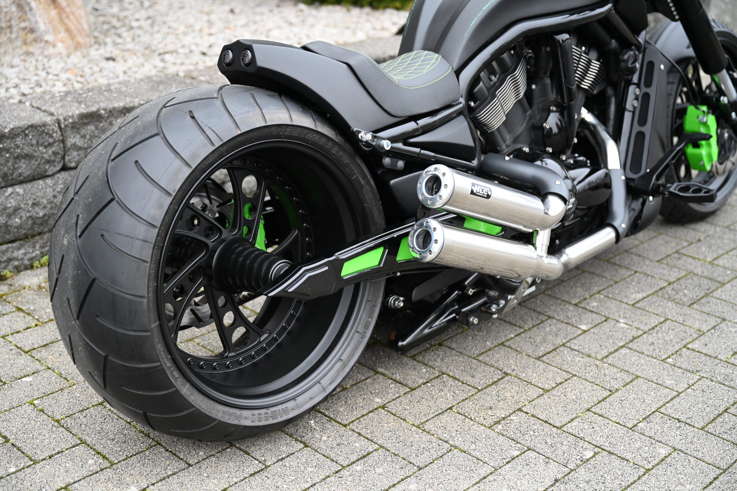 VR-5101-2   Auspuffanlage V-Rod "High Exit" Edelstahl poliert