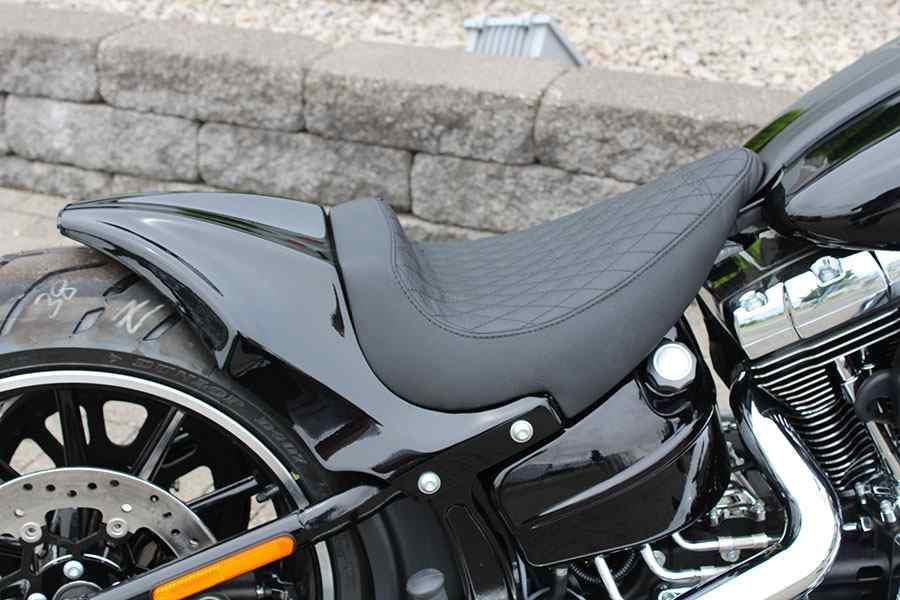 Breakout “Fighter 240” – Softail