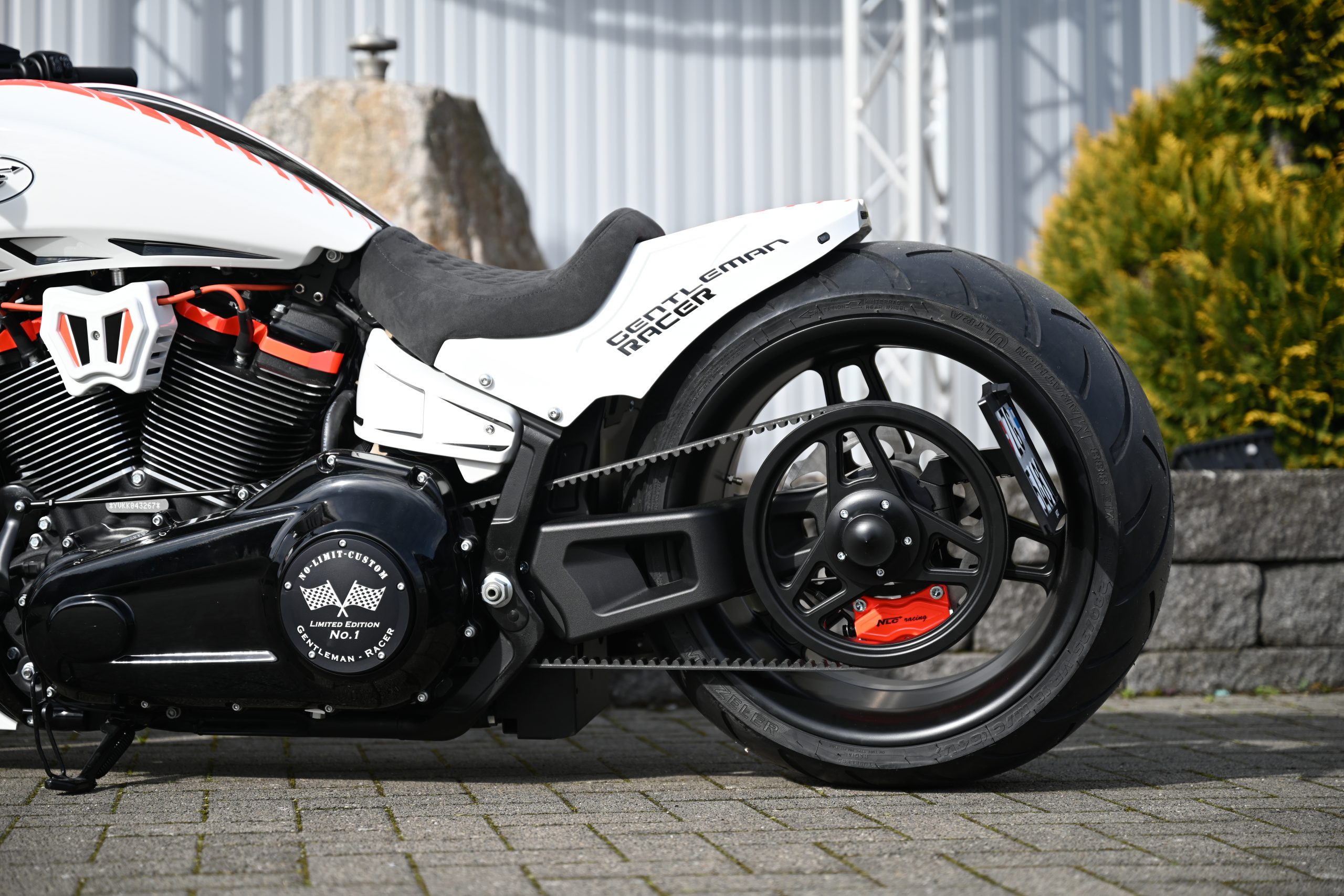 ST-401       Seitenteile für Milwaukee 8 / Street-Bob oder Custom Umbauten mit Airride