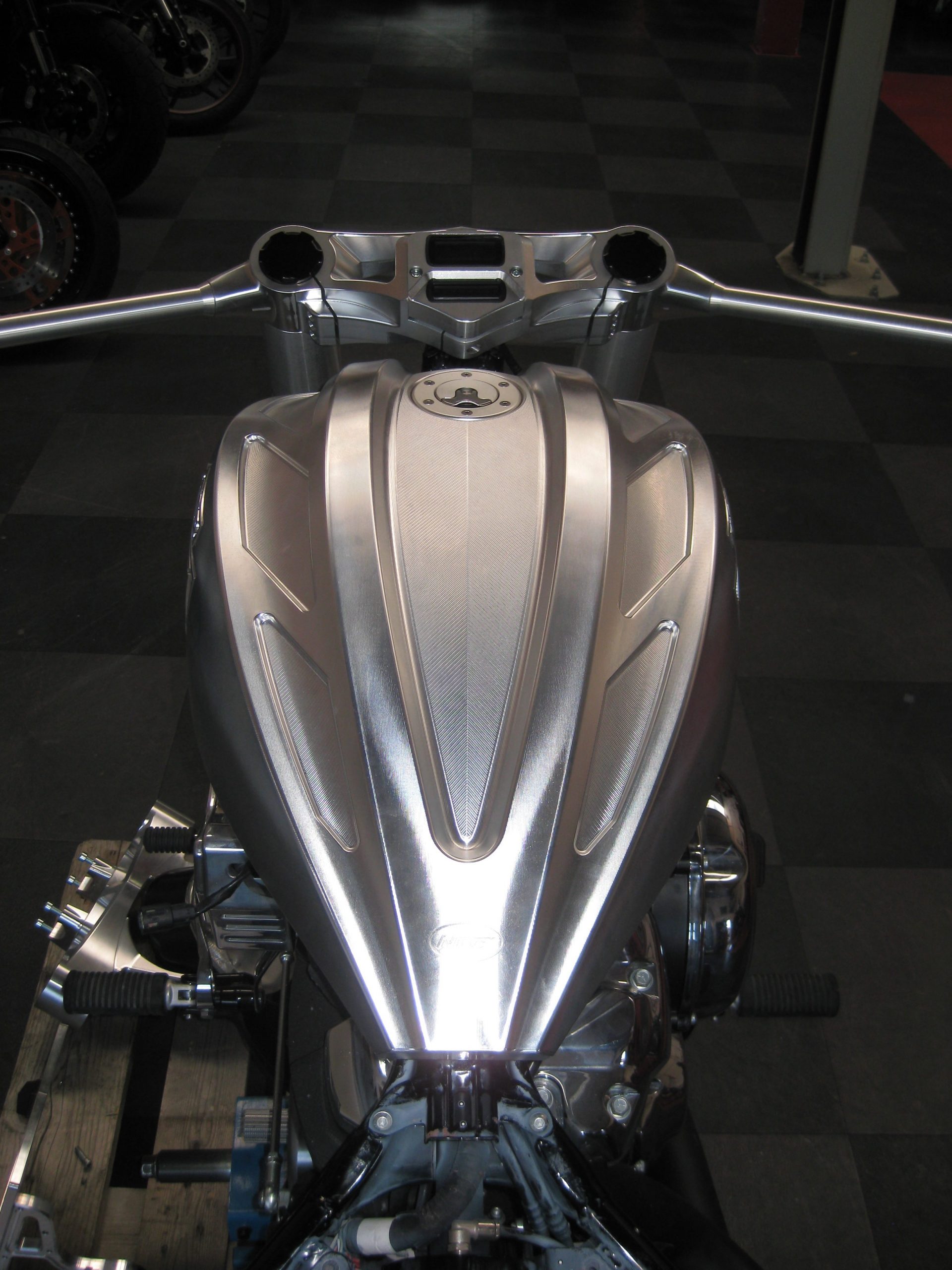 ST-AL4071     NLC - Aluminium Benzintank  für Milwaukee 8